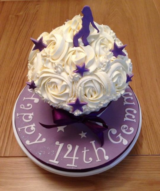 14th Birthday Cake
 Gemma s 14th birthday cake Cake by Roberta CakesDecor