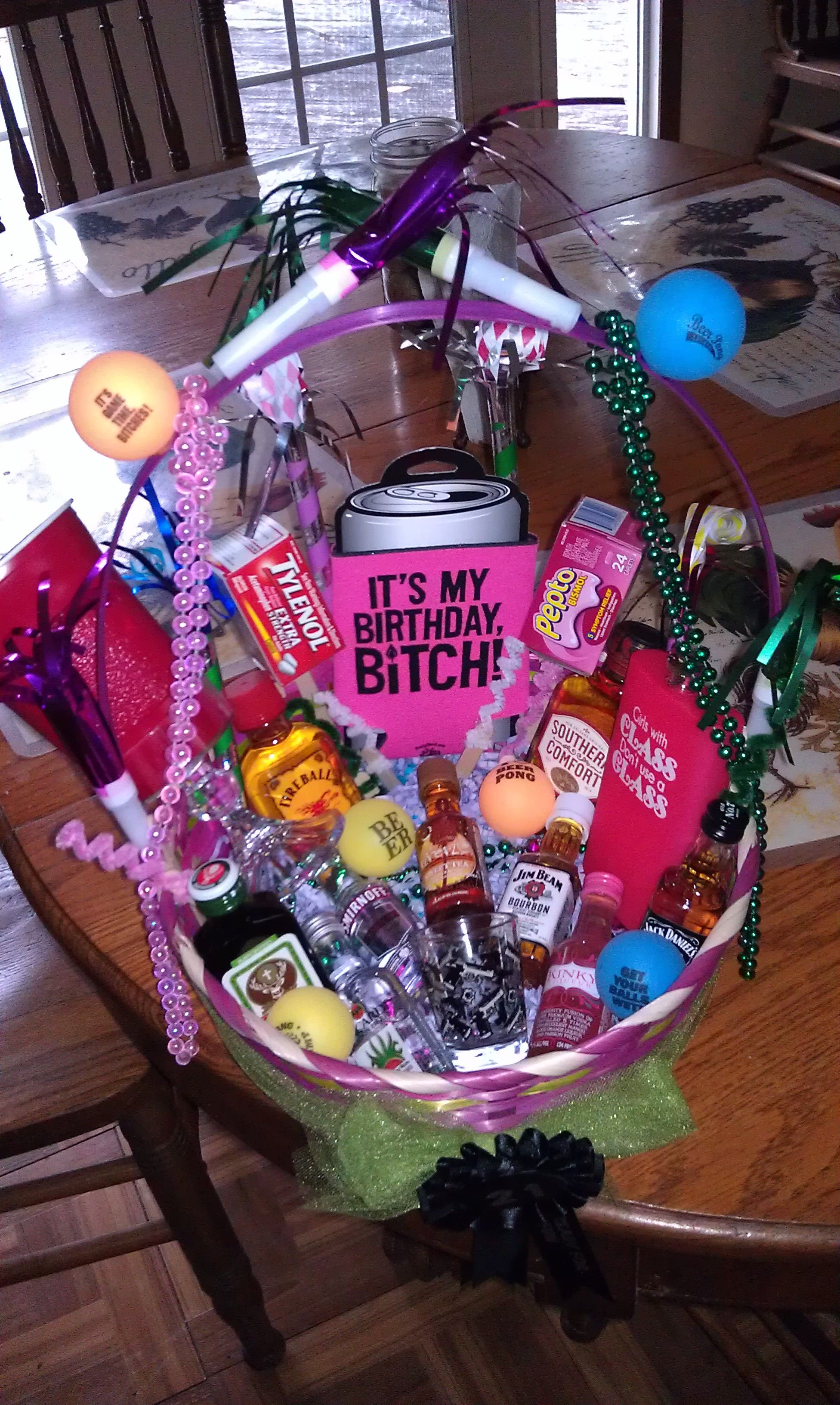 19Th Birthday Gift Ideas
 21st birthday basket I want this I love it SOMEONE MAKE