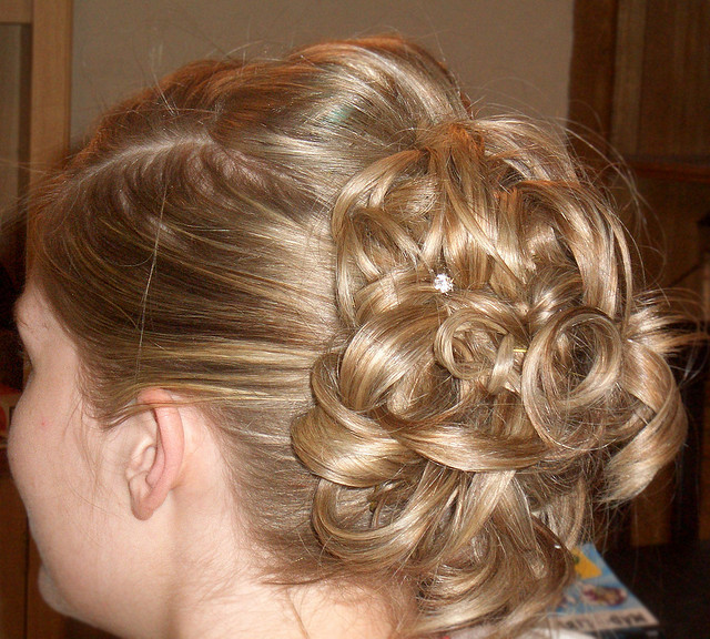 Bridesmaid Hairstyles For Thin Hair
 Inspiring Bridal Hairstyle for Thin Hairs HairzStyle