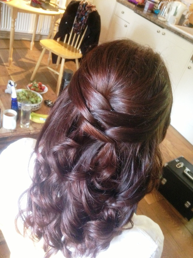 Bridesmaid Hairstyles Half Up
 Bridesmaid Hairstyles That You Can Do At Home MagMent