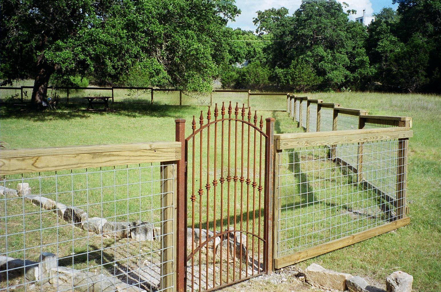 Cattle Panel Fence DIY
 Picture Cattle Panel Fence Design — Design & Ideas