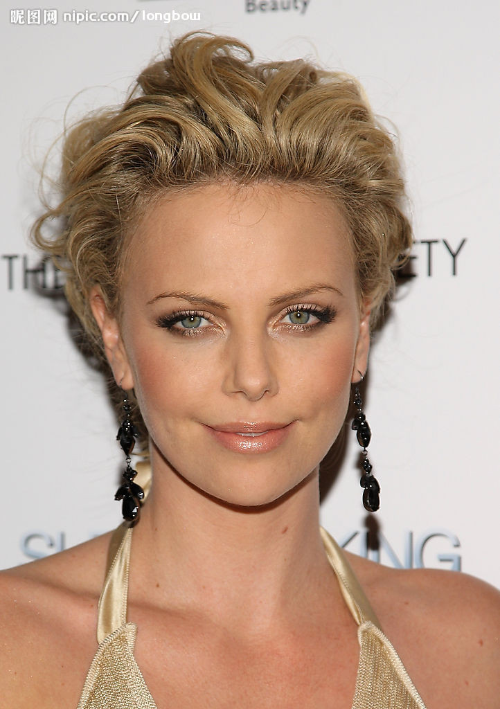 Charlize Theron Hairstyles
 Charlize Theron Super Short Hair