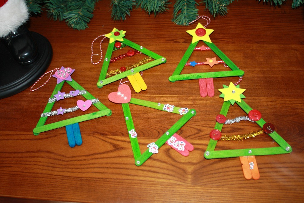 Christmas Craft Ideas For Preschoolers
 Christmas Crafts For Toddlers – Happy Holidays