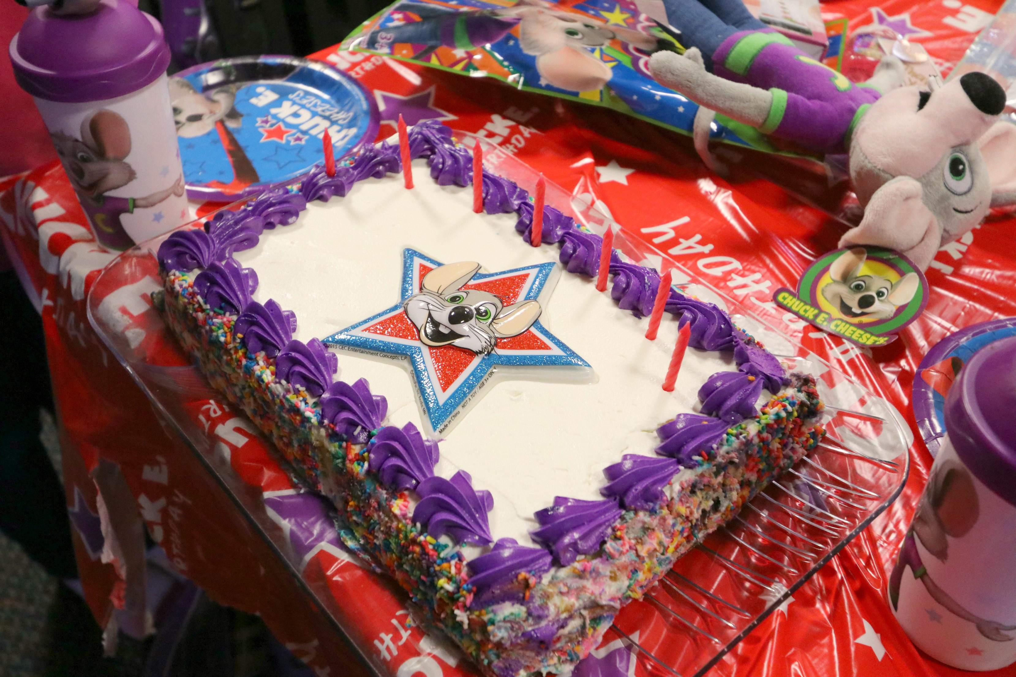 Chuck E Cheese Birthday Cake
 Epic New Birthday Parties At Chuck E Cheese’s – It s a