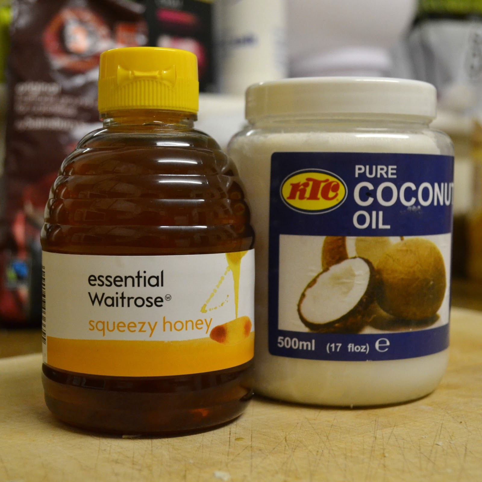 Coconut Oil Hair Mask DIY
 Oh That Curl DIY Coconut Oil and Honey Hair Mask