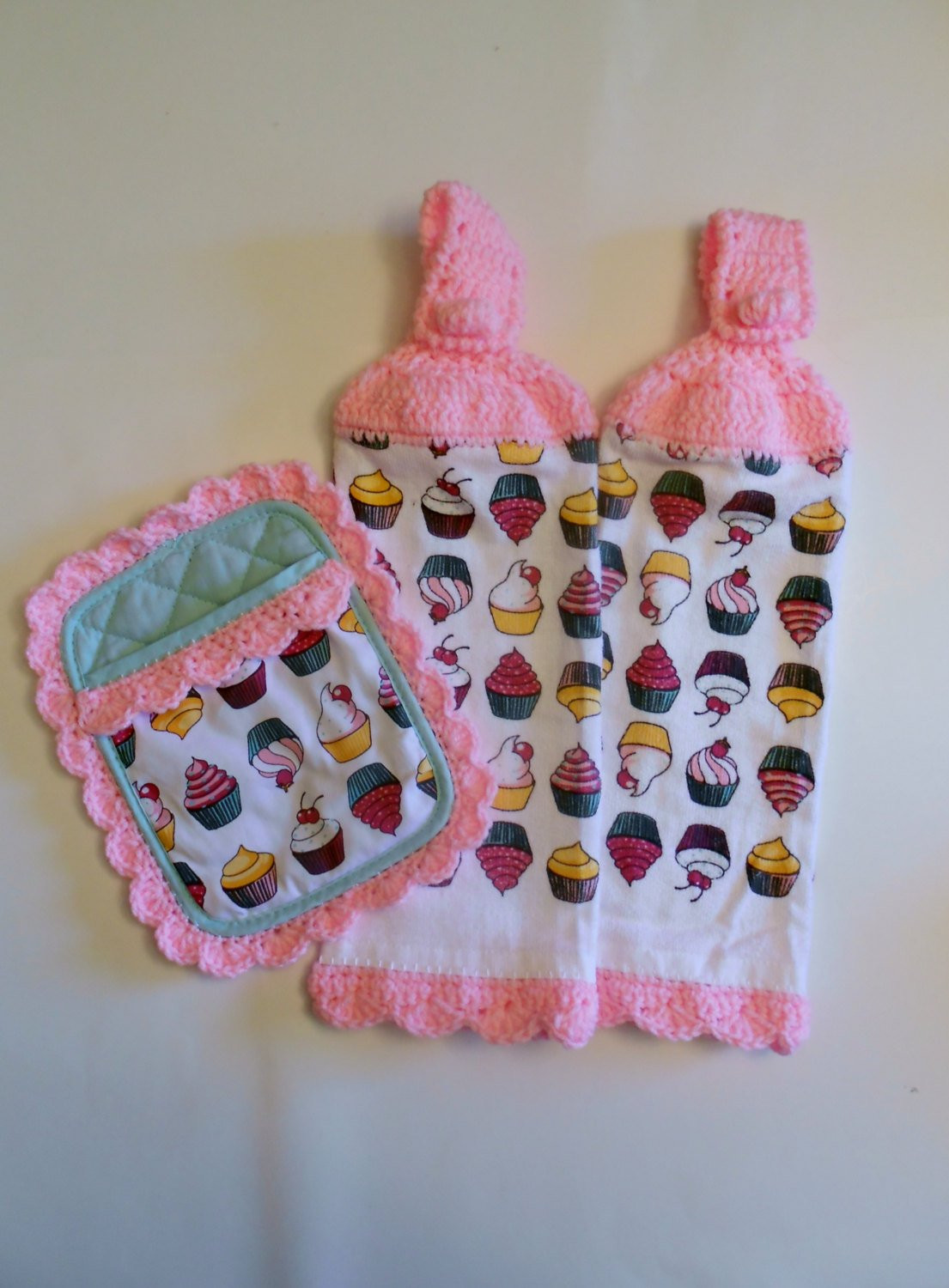 Best ideas about Cupcake Kitchen Decor
. Save or Pin Cupcake Kitchen Decor Hanging Towels Pot Holder Retro Now.