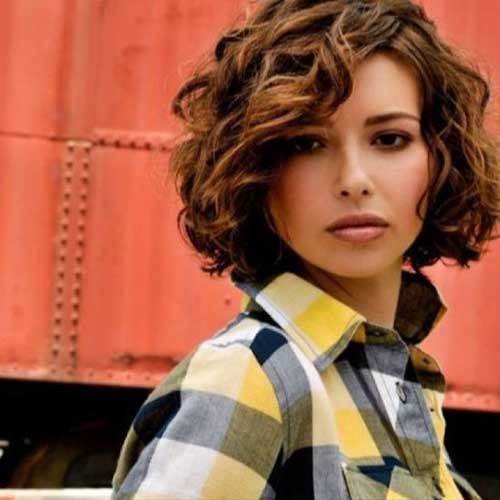 Curling Bob Hairstyle
 20 Super Curly Short Bob Hairstyles
