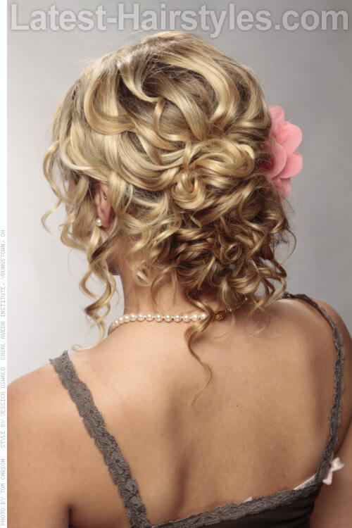 Best ideas about Curly Hairstyles Up Do
. Save or Pin How To Style Curly Hair The Right Way Now.