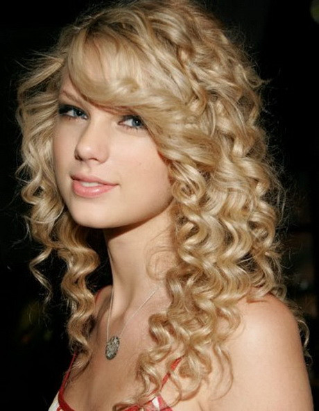 Cute Curled Hairstyles
 Cute hairstyles for short curly hair