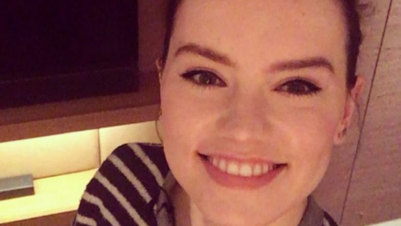 Best ideas about Daisy Ridley Bathroom Selfie
. Save or Pin Daisy Ridley’s Instagram The You Need to See Now.