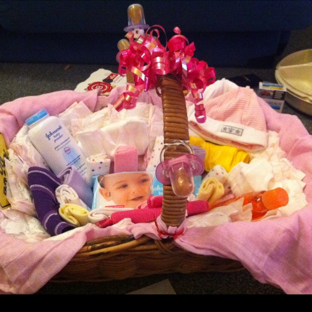 DIY Baby Shower Gift Basket
 DIY Baby shower t basket Gift Ideas