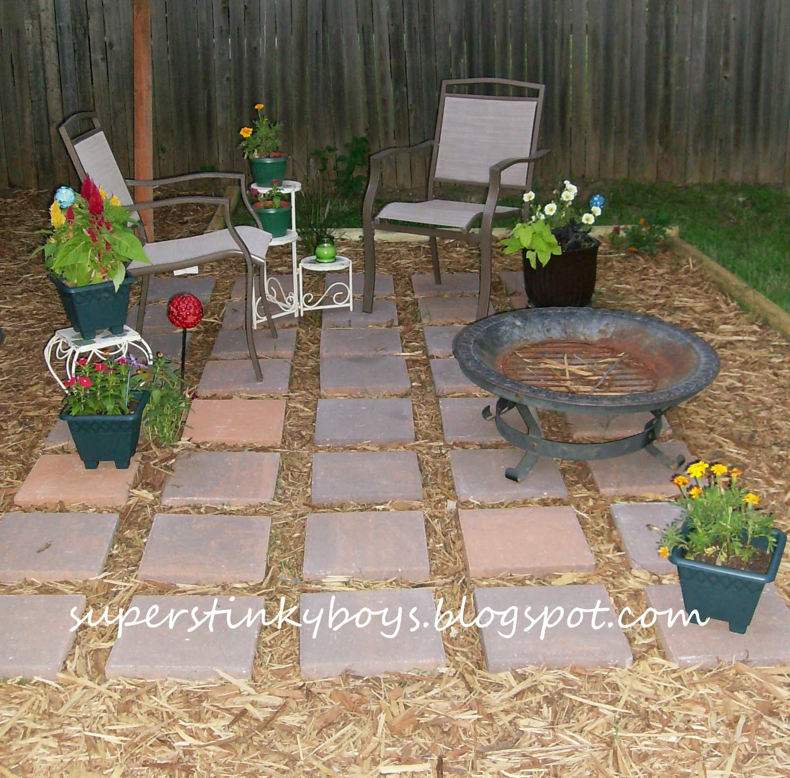 DIY Backyard Patio
 Support Blog for Moms of BOYS DIY Backyard Oasis