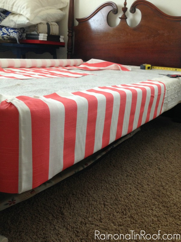 DIY Box Spring
 Super Easy No Sew Upholstered Box Spring