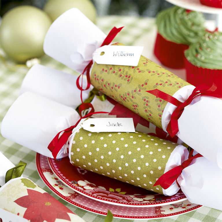 DIY Christmas Crackers
 Make Homemade Christmas Crackers For The Whole Family