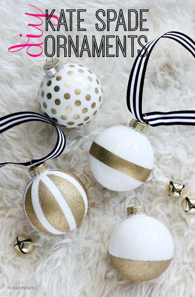 DIY Christmas Ornaments With Pictures
 27 Spectacularly Easy DIY Ornaments for Your Christmas