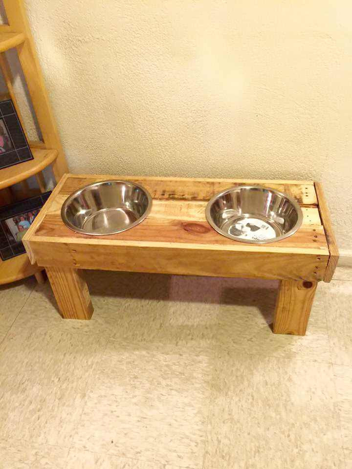 DIY Dog Bowl Stand
 125 Awesome DIY Pallet Furniture Ideas