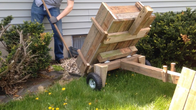 DIY Garden Cart
 DIY deck wood dump cart – Project Lab – Medium