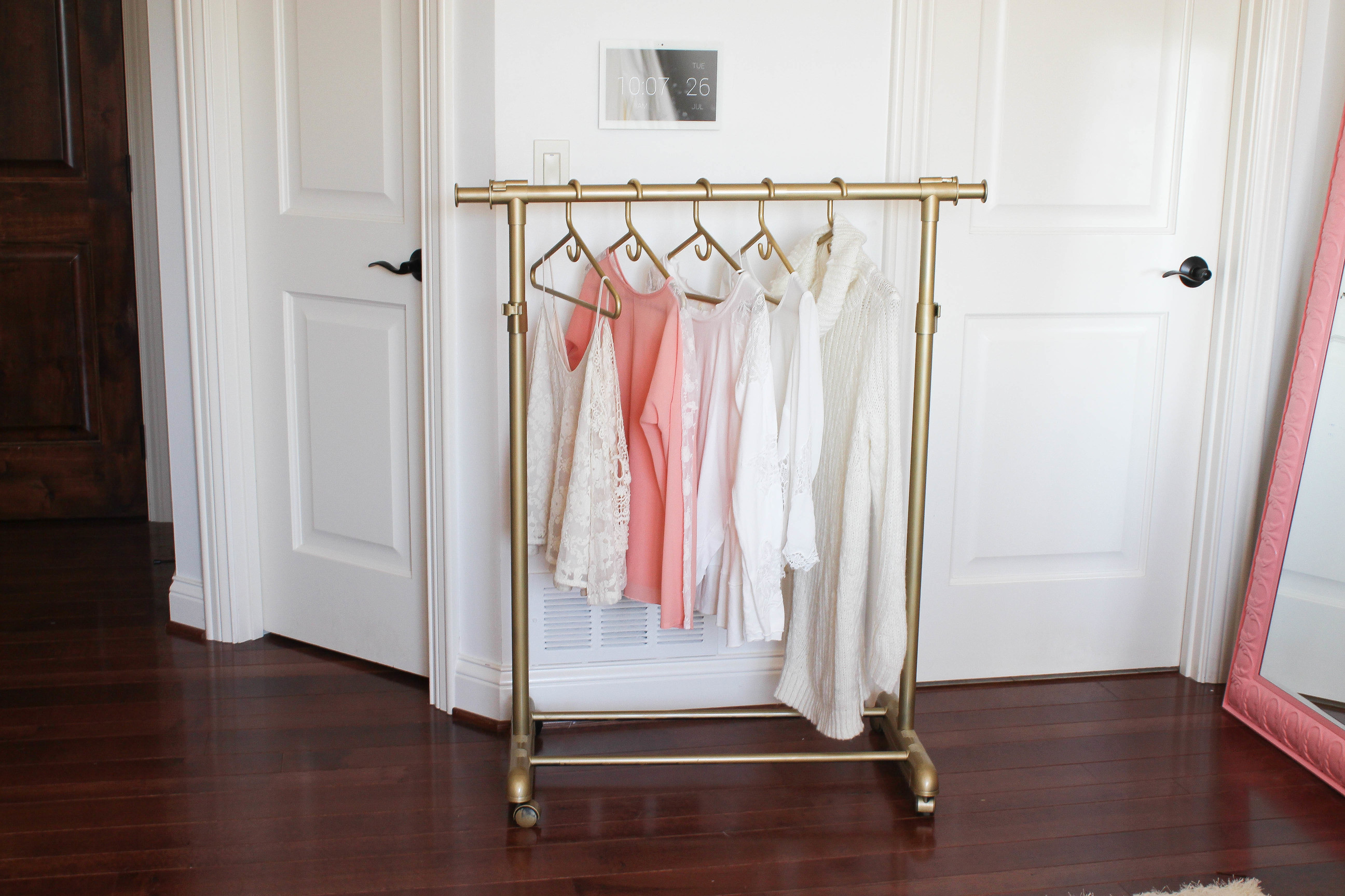 DIY Garment Rack
 DIY Gold Clothing Rack under $30