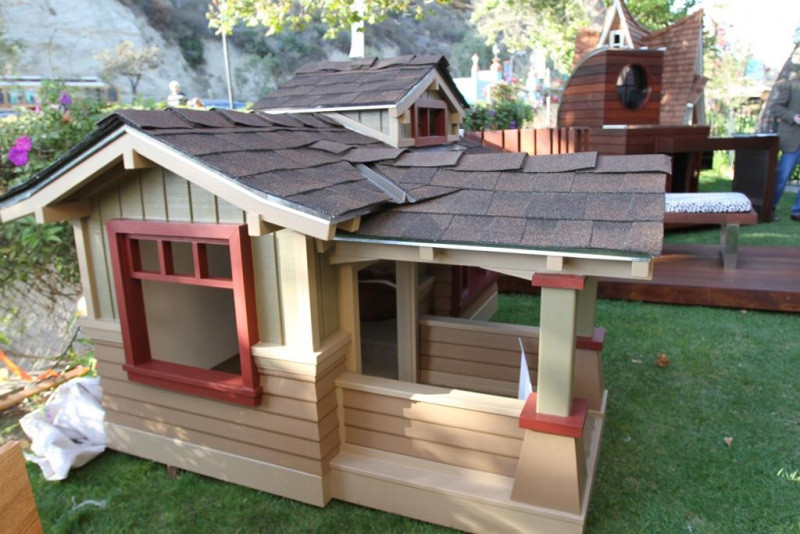 DIY Large Dog House
 DIY Building A Dog House Download plans for bed