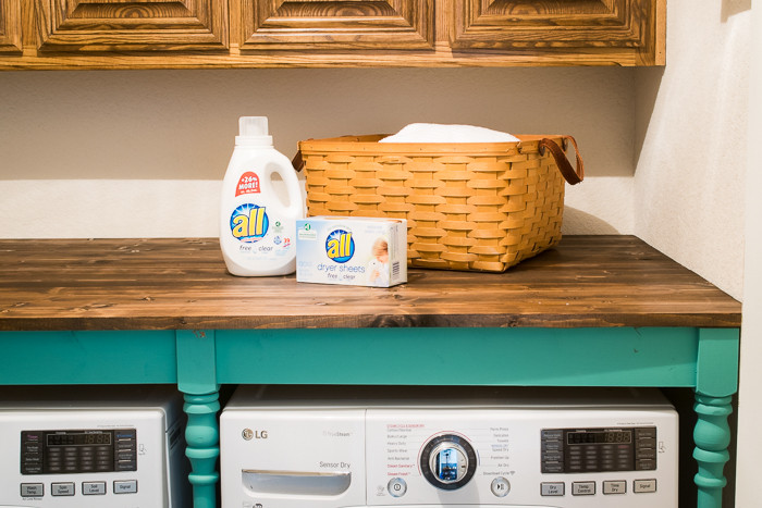 DIY Laundry Folding Table
 DIY An Oversized Table For The Laundry Room For Under $100