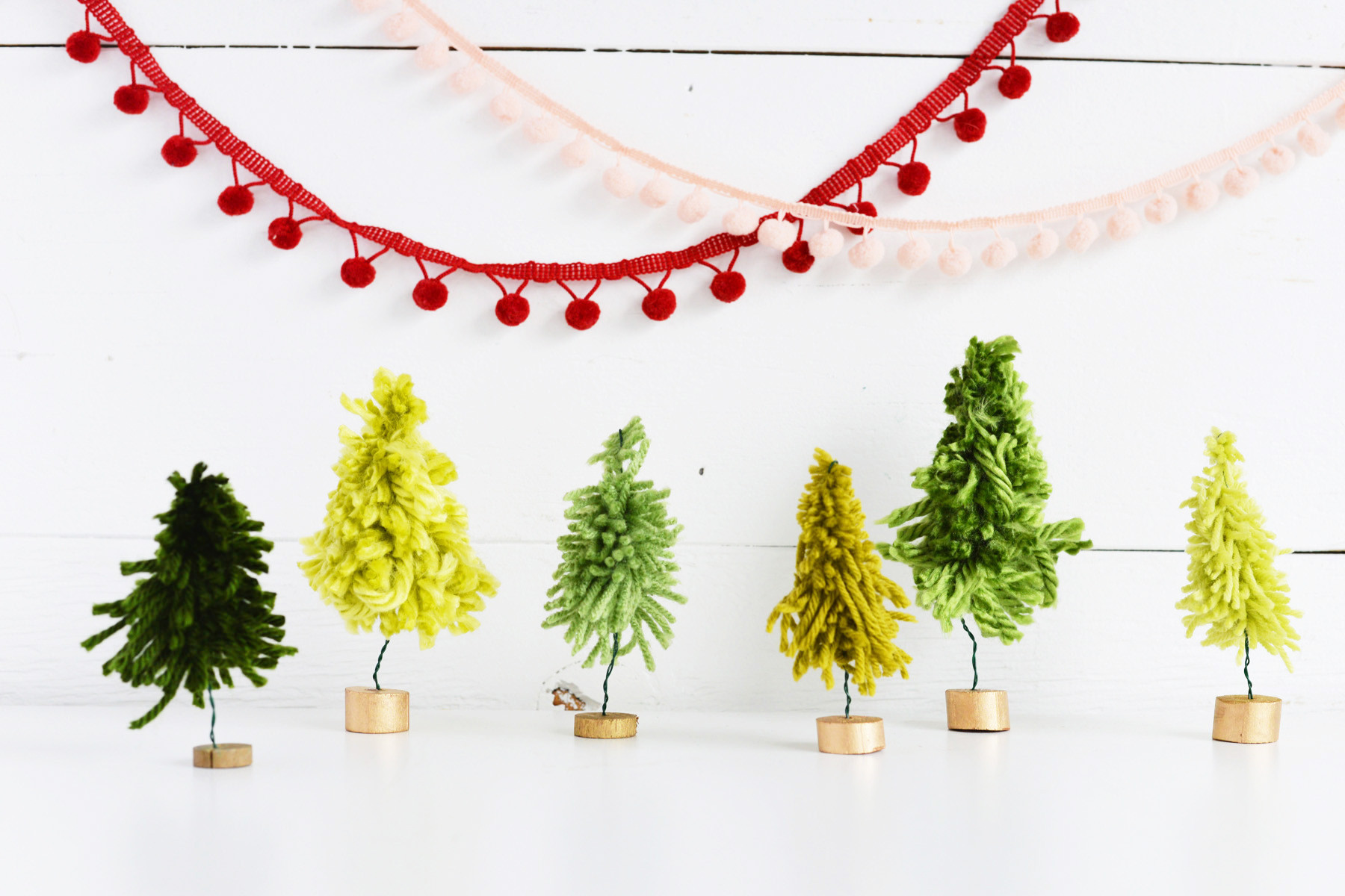 DIY Mini Christmas Tree
 DIY Mini Yarn Christmas Trees