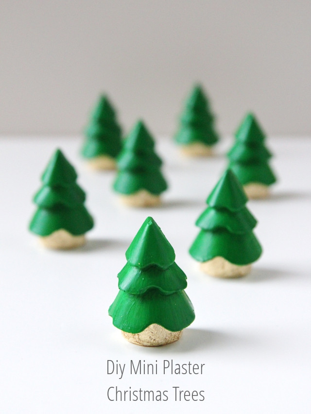 DIY Mini Christmas Tree
 DIY MINI PLASTER CHRISTMAS TREE DECORATIONS