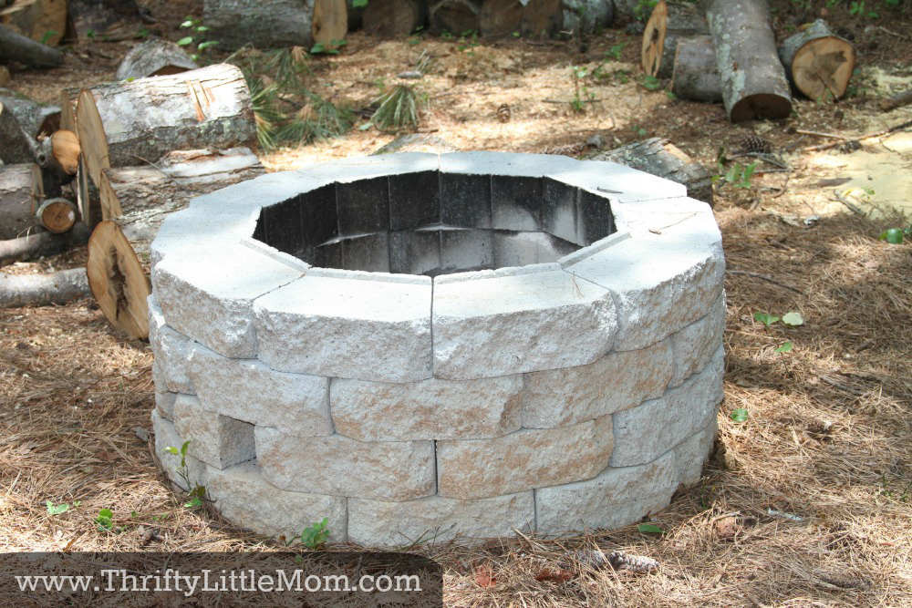 DIY Outdoor Firepit
 12 DIY Fire Pits For Your Backyard