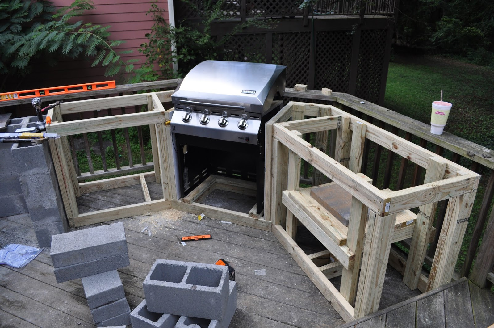 DIY Outdoor Kitchen Cabinets
 patios outdoor kitchen ideas 2286