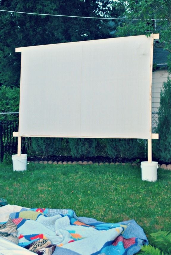 DIY Outdoor Projector Screen
 A DIY projector screen that could be prettied up easily