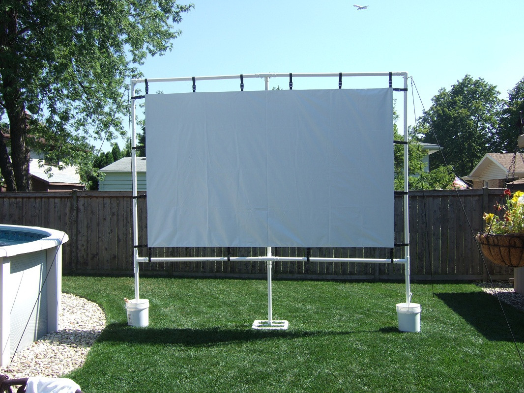 DIY Outdoor Projector Screen
 Outdoor Screen made with Gemmy AVS Forum