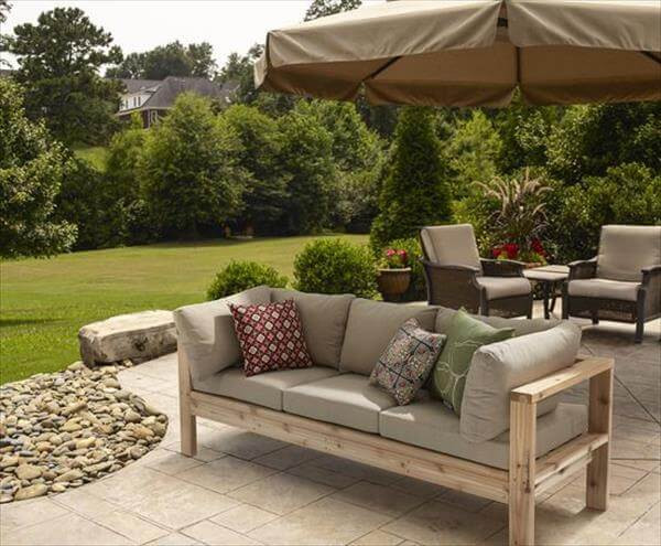 DIY Outdoor Sofa Plans
 15 DIY Outdoor Pallet Sofa Ideas