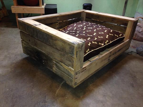 DIY Pallet Dog Bed Plans
 DIY Rustic Pallet Dog Bed