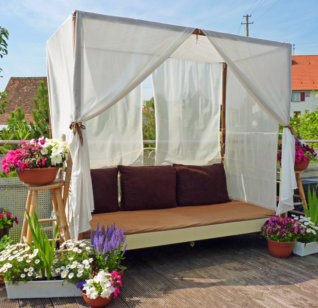 DIY Patio Canopy
 DIY Canopy Bed outdoor