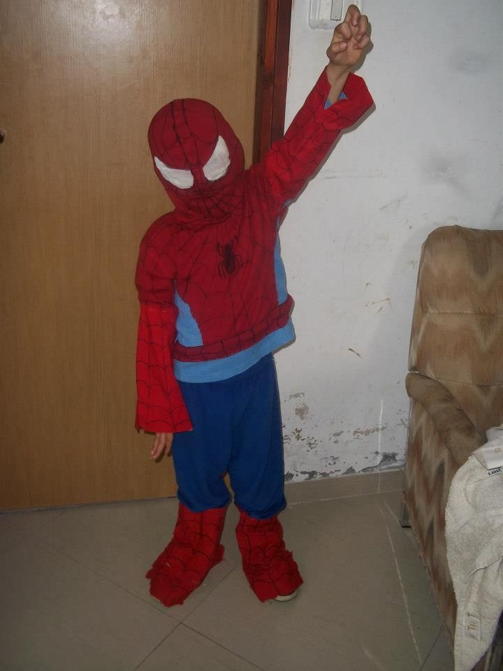 DIY Spiderman Costume
 DIY Halloween Homemade Spiderman Costume Instructions