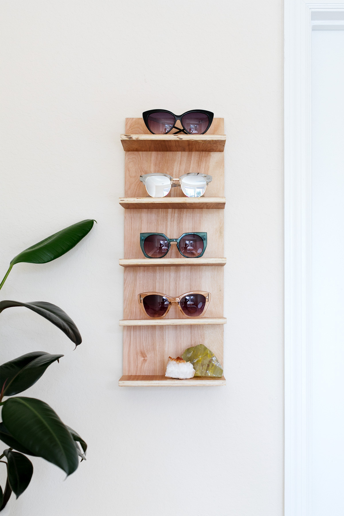 DIY Sunglasses Organizer
 Renter Friendly DIY Sunglasses Holder for End of Summer