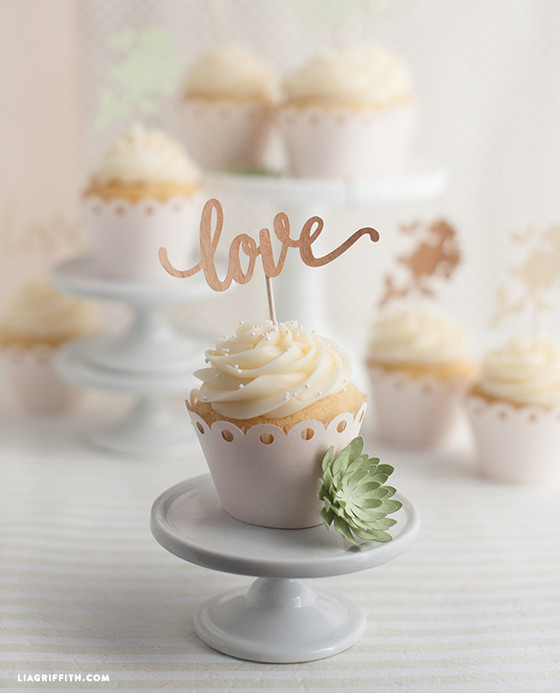 DIY Wedding Cupcake
 DIY Wedding Cake and Cupcake Topper Lia Griffith