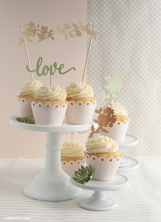 DIY Wedding Cupcake
 DIY Wedding Cake and Cupcake Topper Lia Griffith