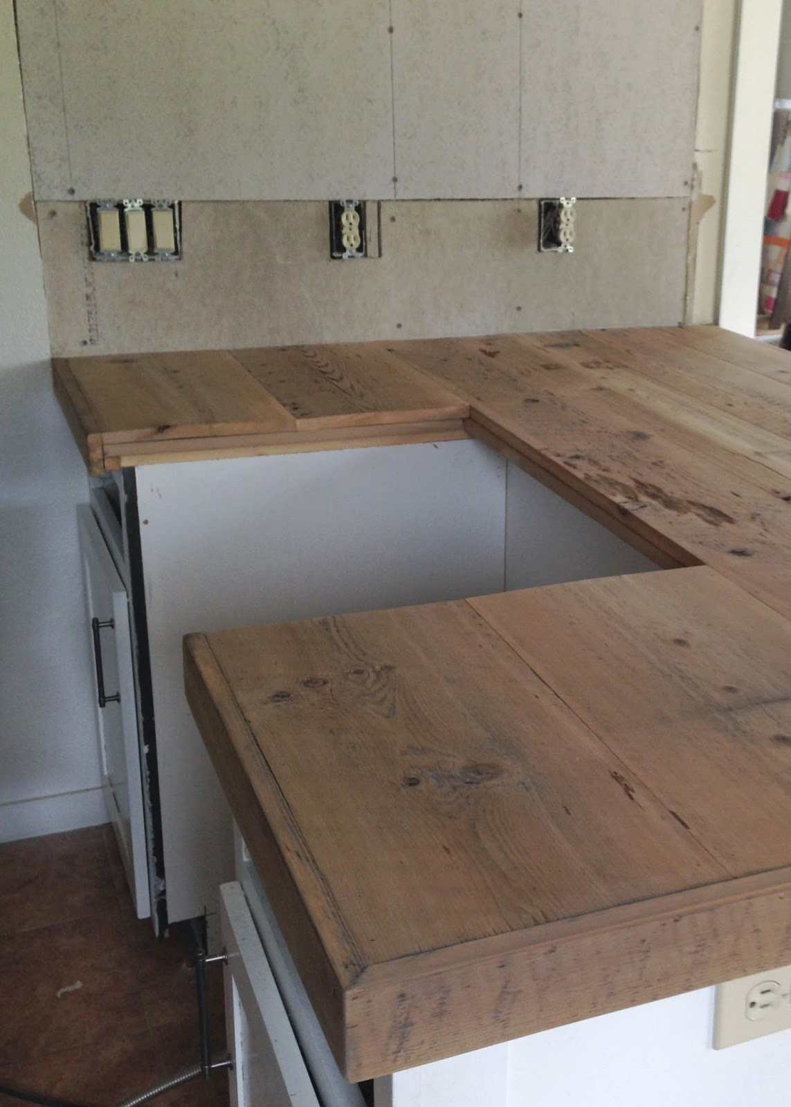 DIY Wood Kitchen Countertops
 DIY Reclaimed Wood Countertop