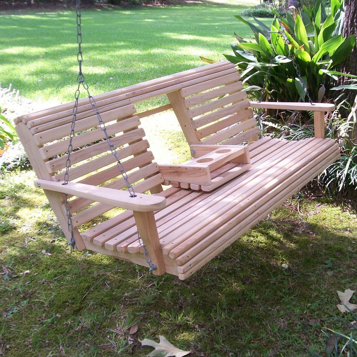DIY Wood Swing
 Unwind in your yard with a DIY wood porch swing with cup