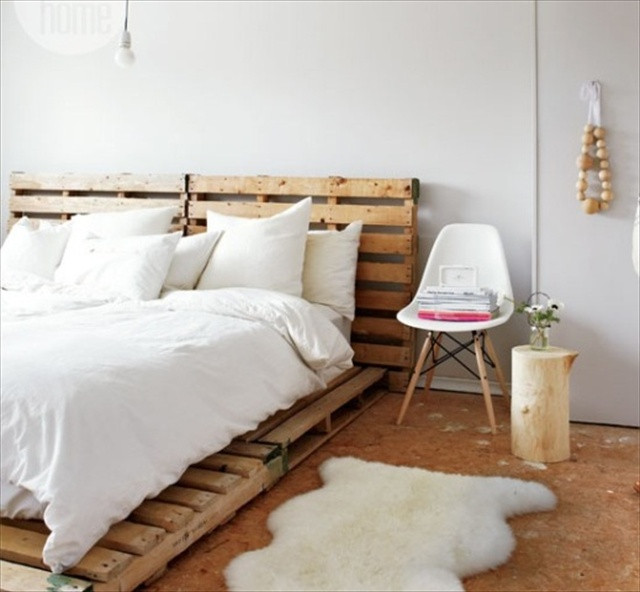 DIY Wooden Bed
 Catchy and Distinct Style Pallet Bed DIY