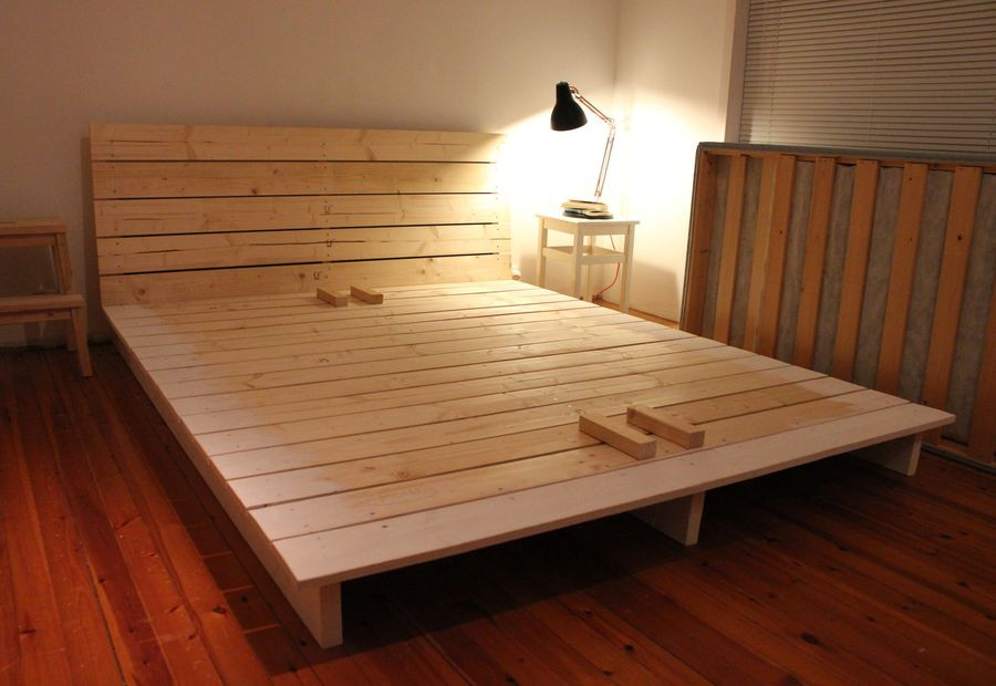 DIY Wooden Bed
 15 DIY Platform Beds That Are Easy To Build