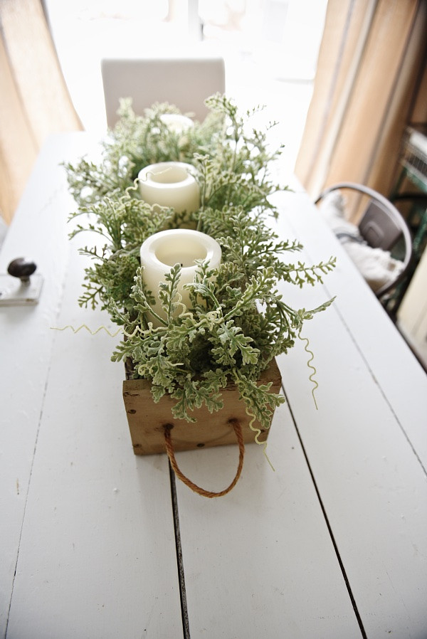 DIY Wooden Box Centerpiece
 DIY Rustic Wood Box Centerpiece