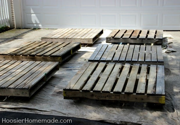 DIY Wooden Decks
 How to Build a DIY Pallet Deck