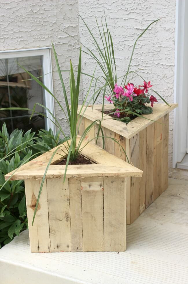 DIY Wooden Flower Box
 32 Best DIY Pallet and Wood Planter Box Ideas and Designs