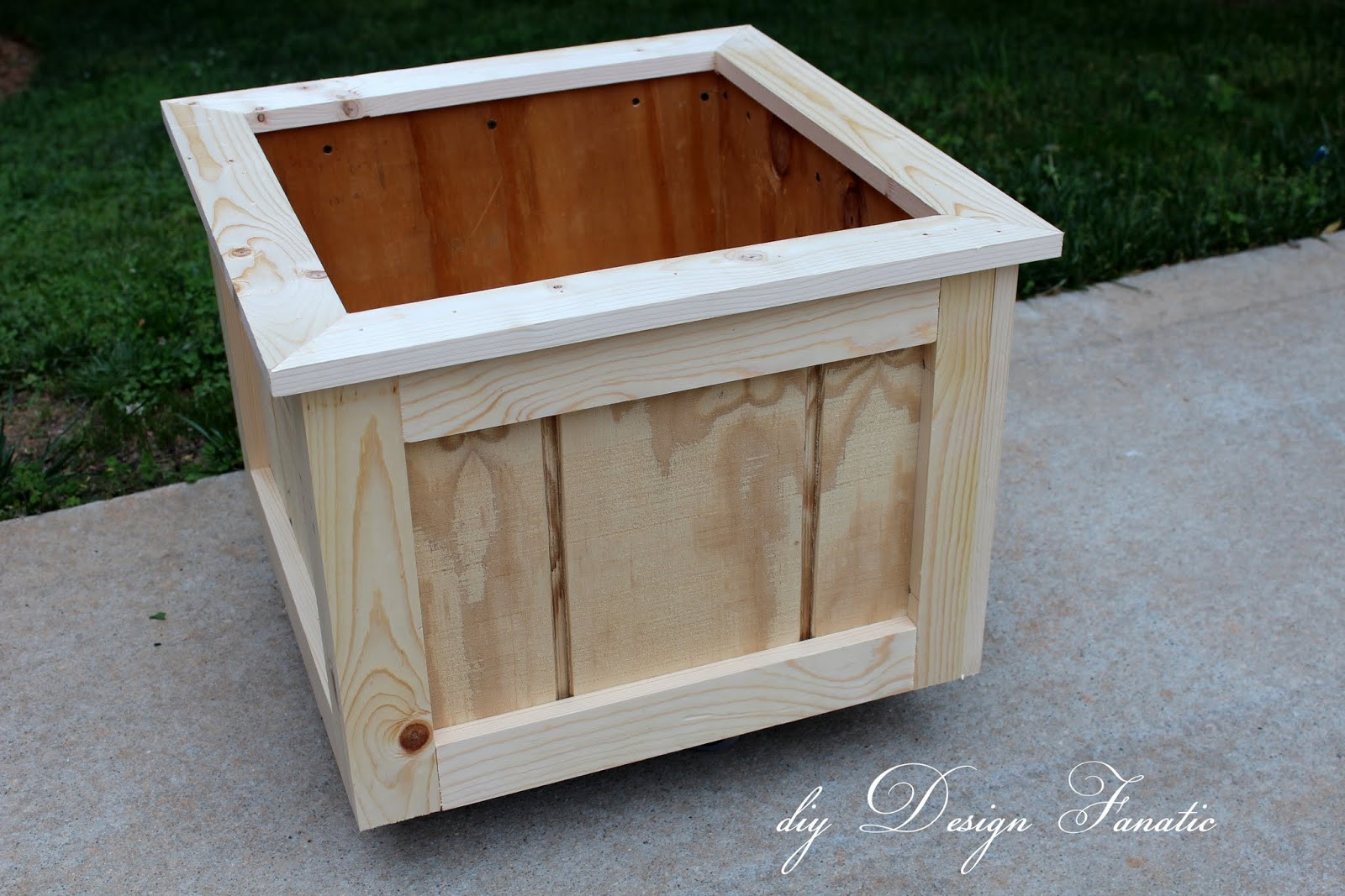 DIY Wooden Flower Box
 It s best to draw out your building project to scale