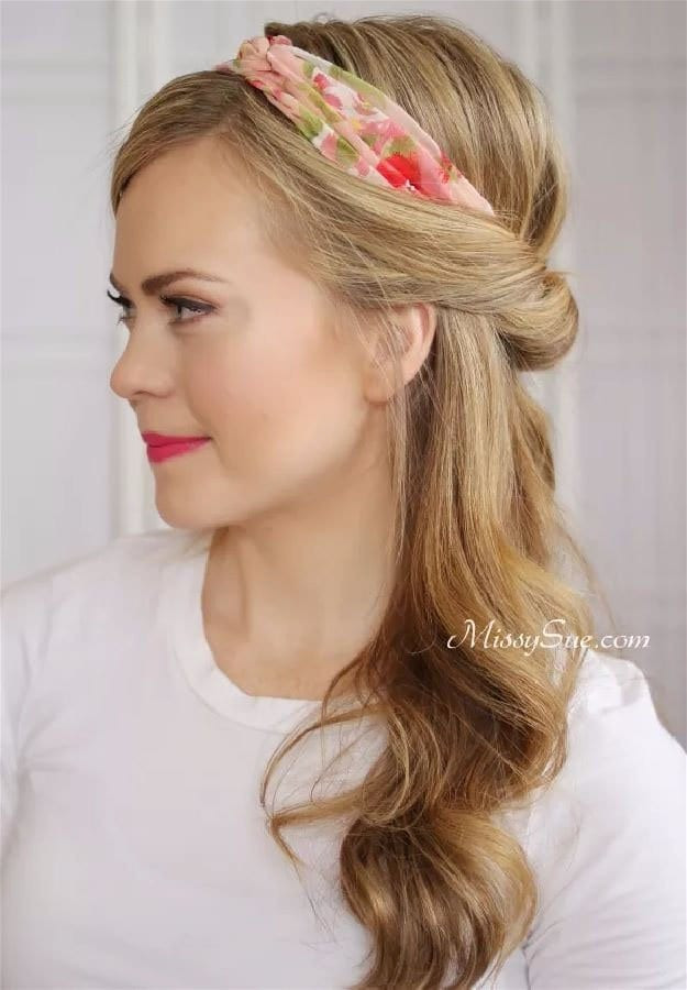 Easy Hairstyles For Work
 20 Quick And Easy Hairstyles You Can Wear To Work