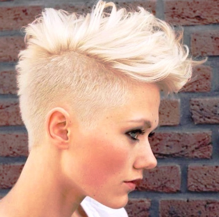 Female Mohawk Hairstyles
 10 Stylish Girls That Really Know How to Rock A Mohawk