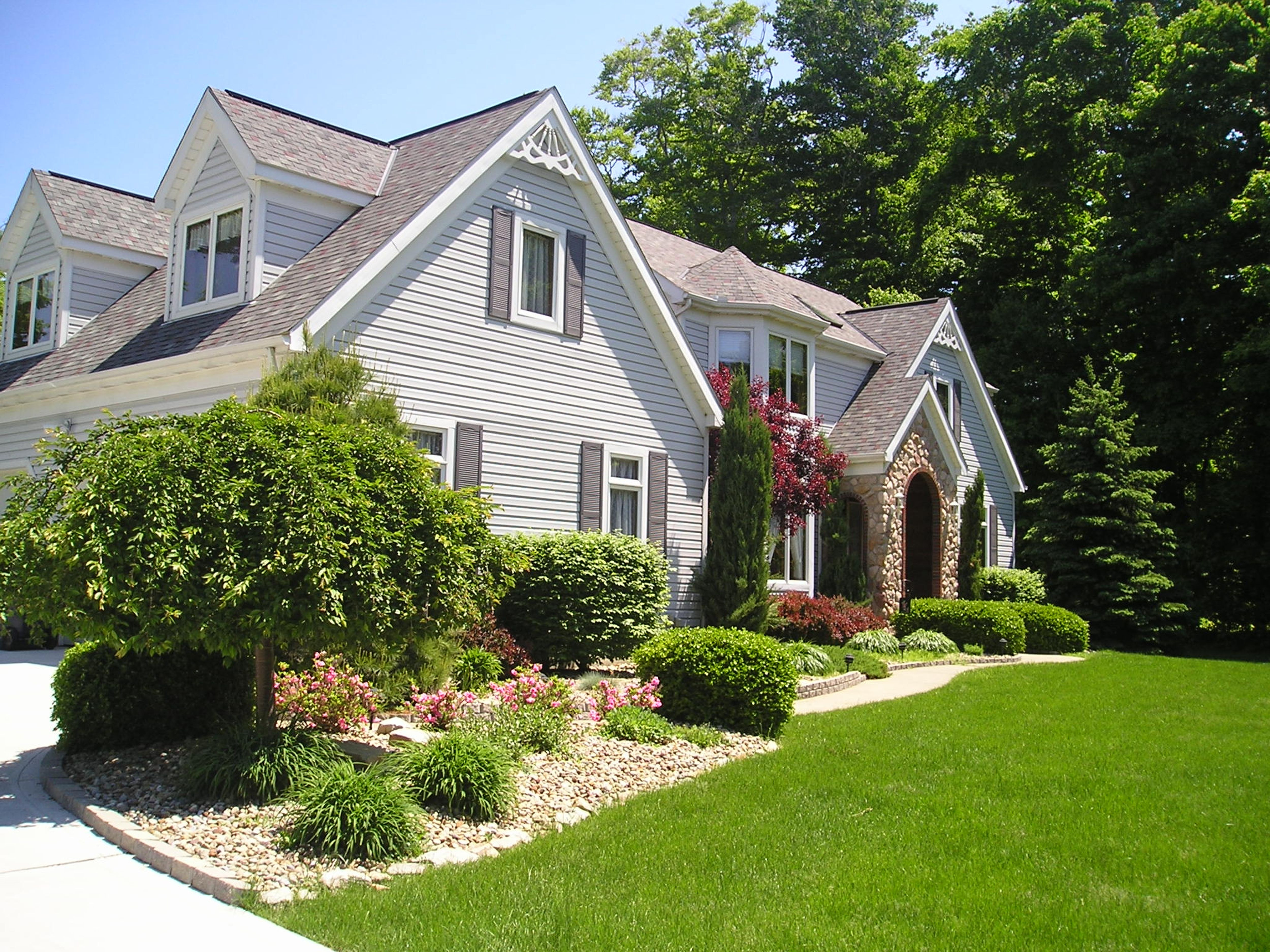 Best ideas about Frontyard Landscape Pictures
. Save or Pin 10 Awesome Ways to Improve Your Curb Appeal Now.