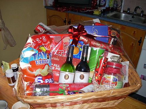 Gift Basket Ideas For Couple
 DIY Easy Homemade Christmas Gift Ideas