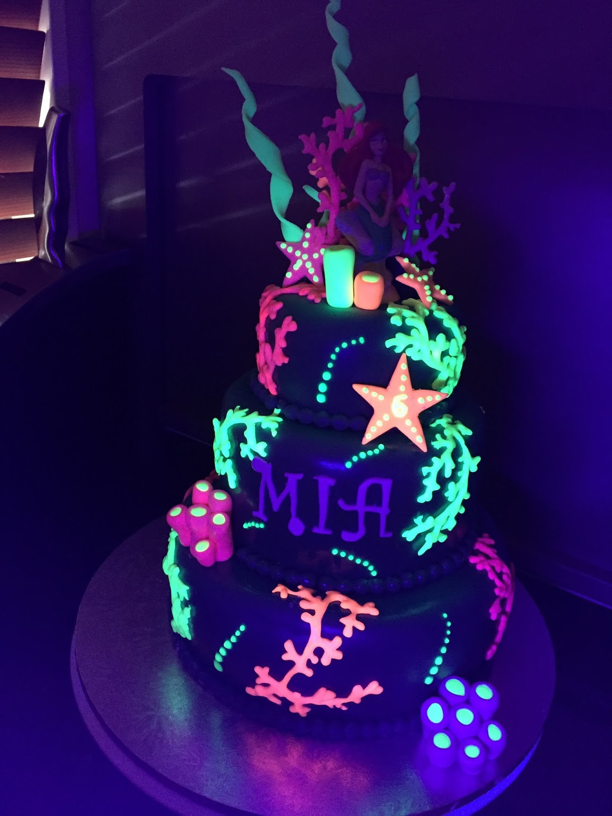 Glow In The Dark Birthday Cake
 Kiwi Cakes Glow in the dark cake from Kiwicaker Sonja